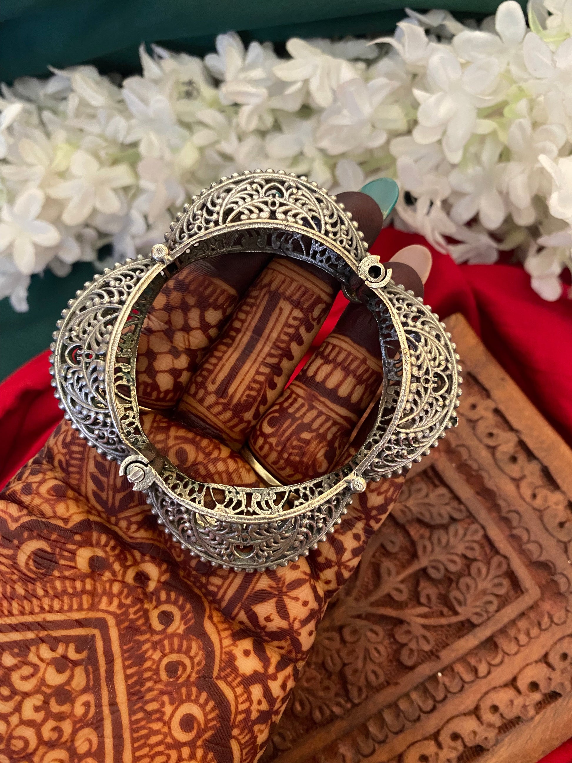 DIVYAM JAAL KADA Gehnacollections