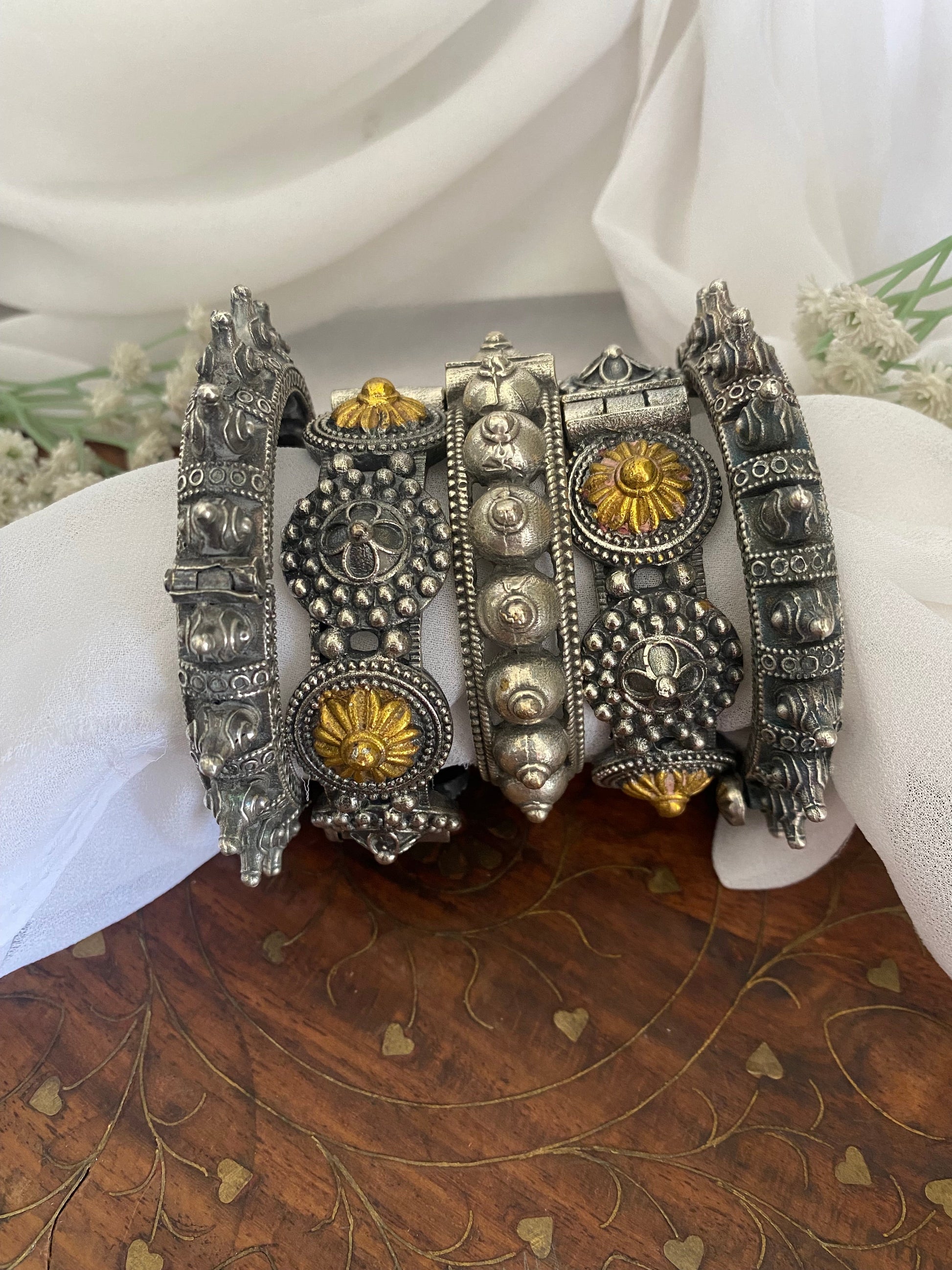 RASHIKA STACK OF KADA Gehnacollections