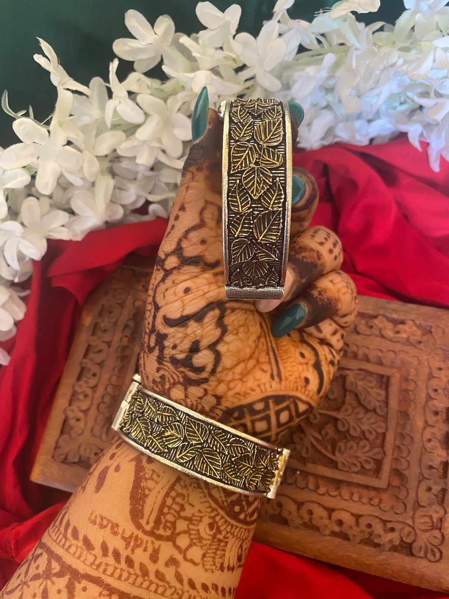 LEAF DUAL TONE KADA Gehnacollections