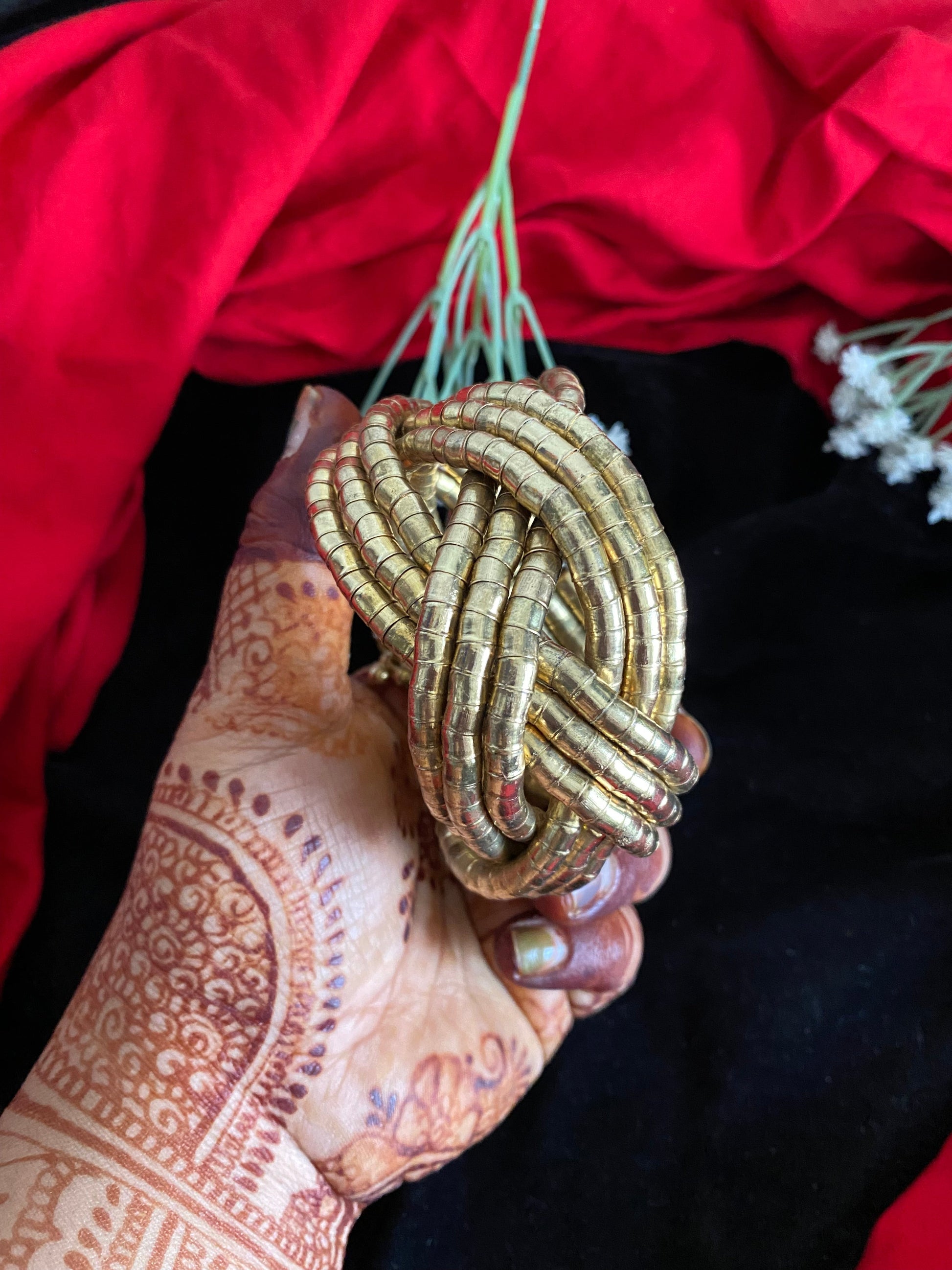 AVISHKA GOLDEN KADA Gehnacollections