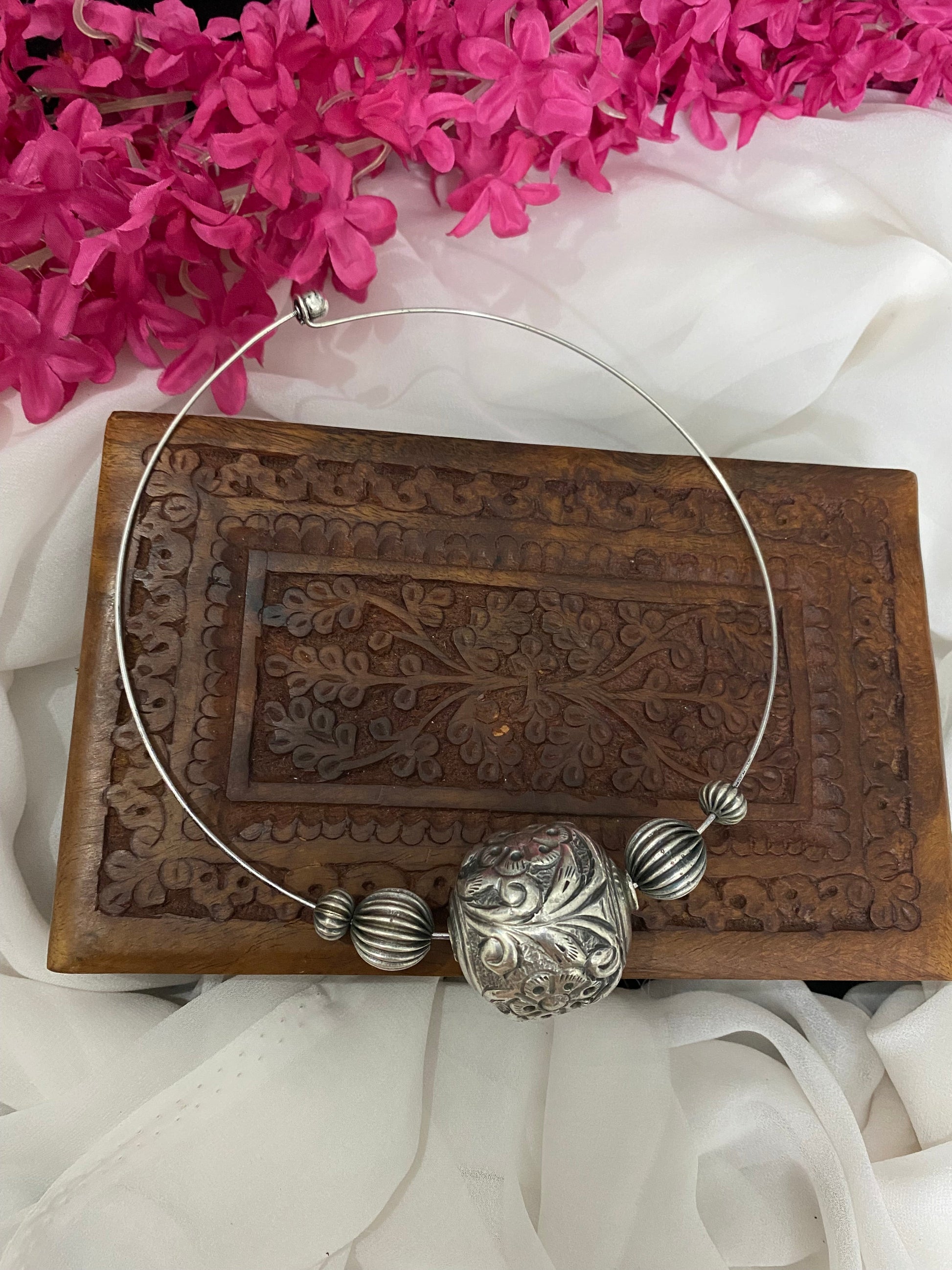 ABHIKA HASLI Gehnacollections