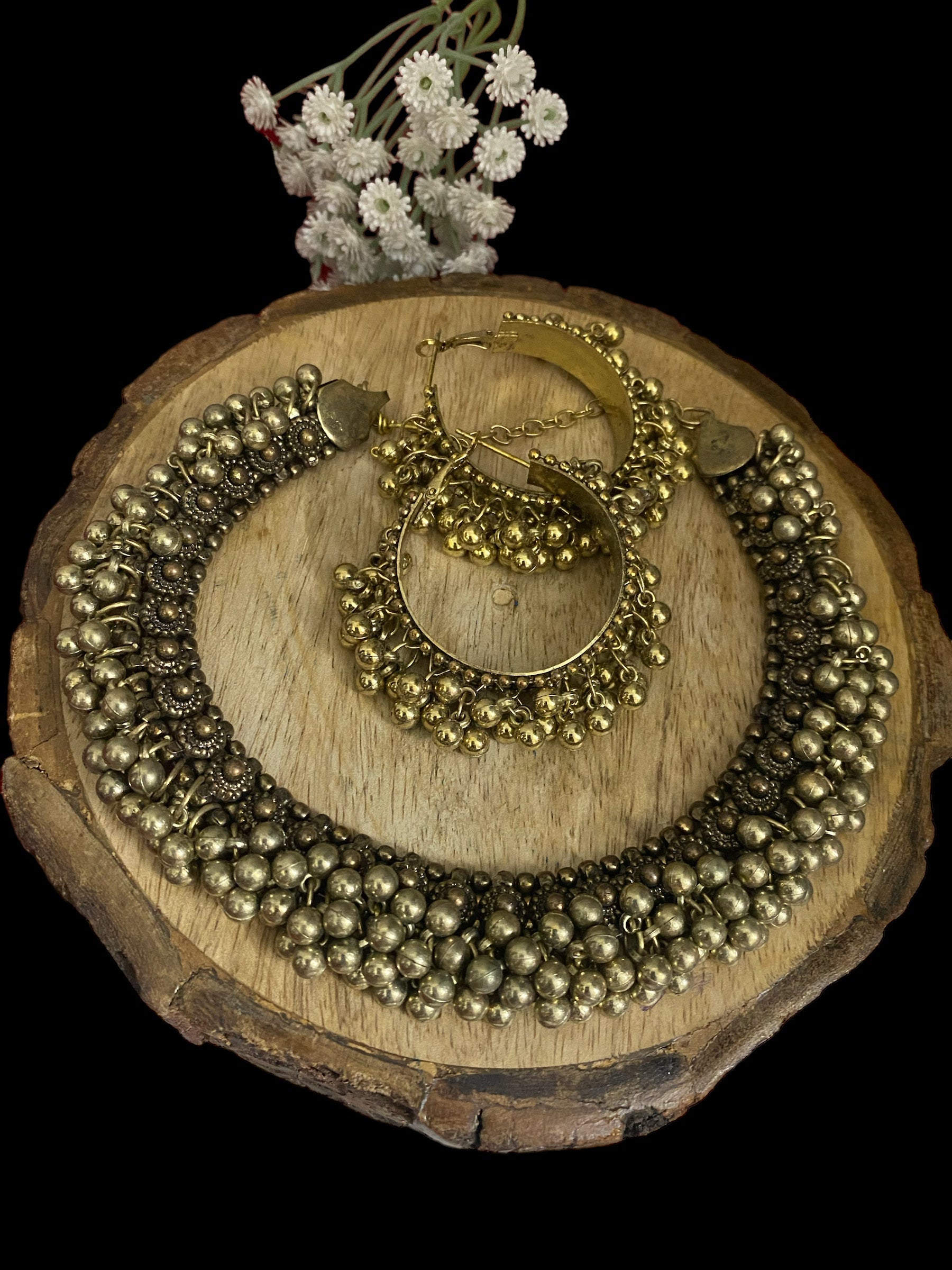 GHUNGHROO CHOKER SET( GOLDEN) Gehnacollections