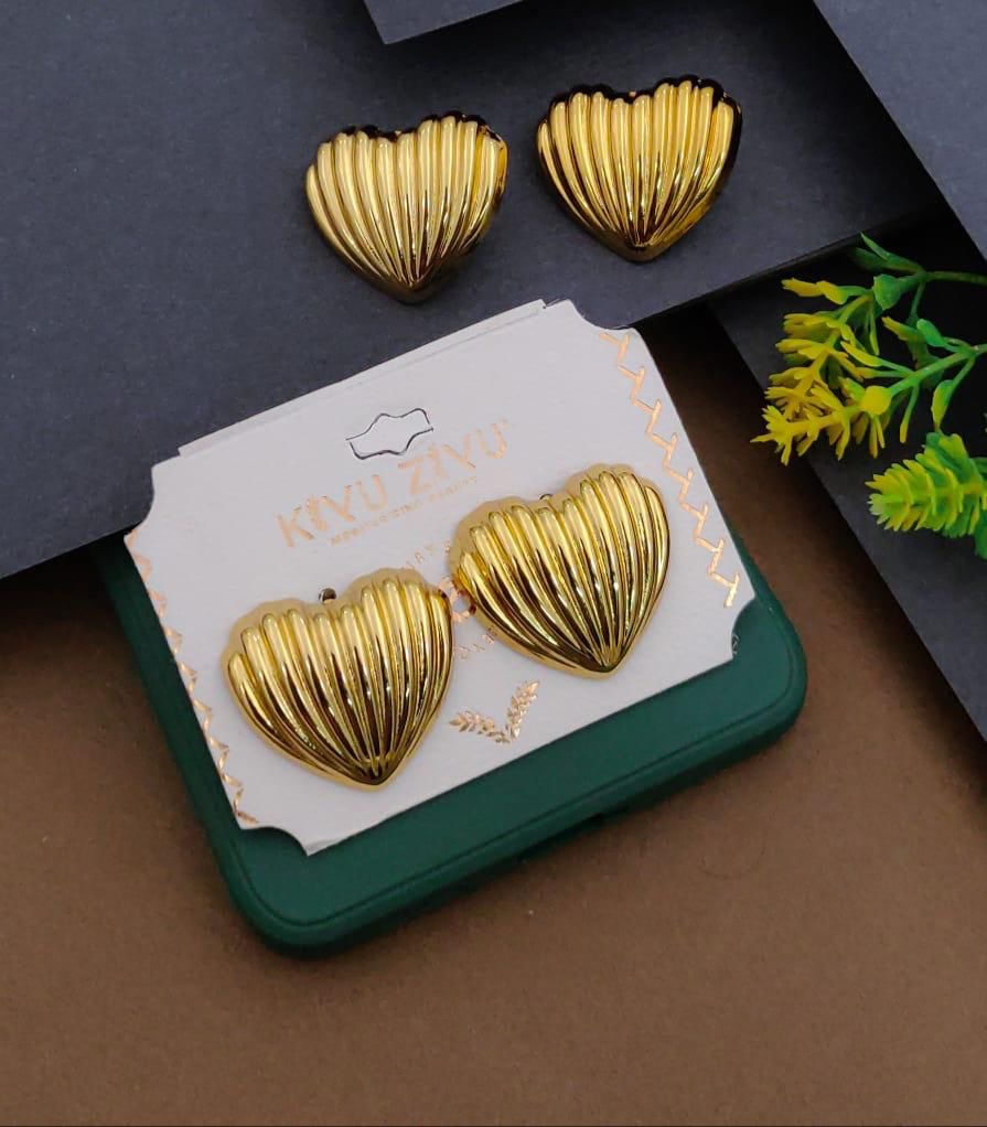 Love studs Gehnacollections