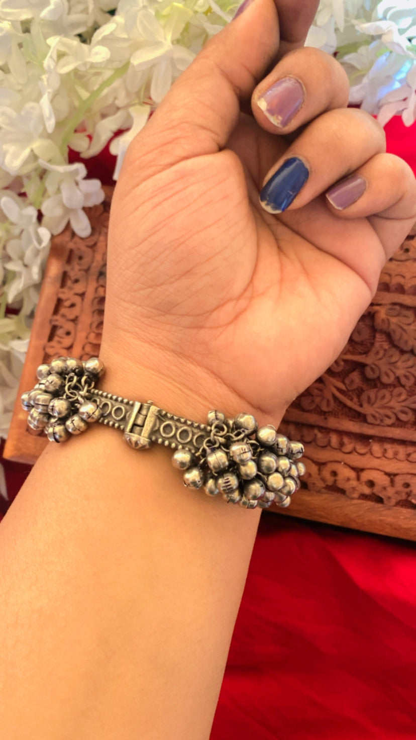 HINA KADA Gehnacollections