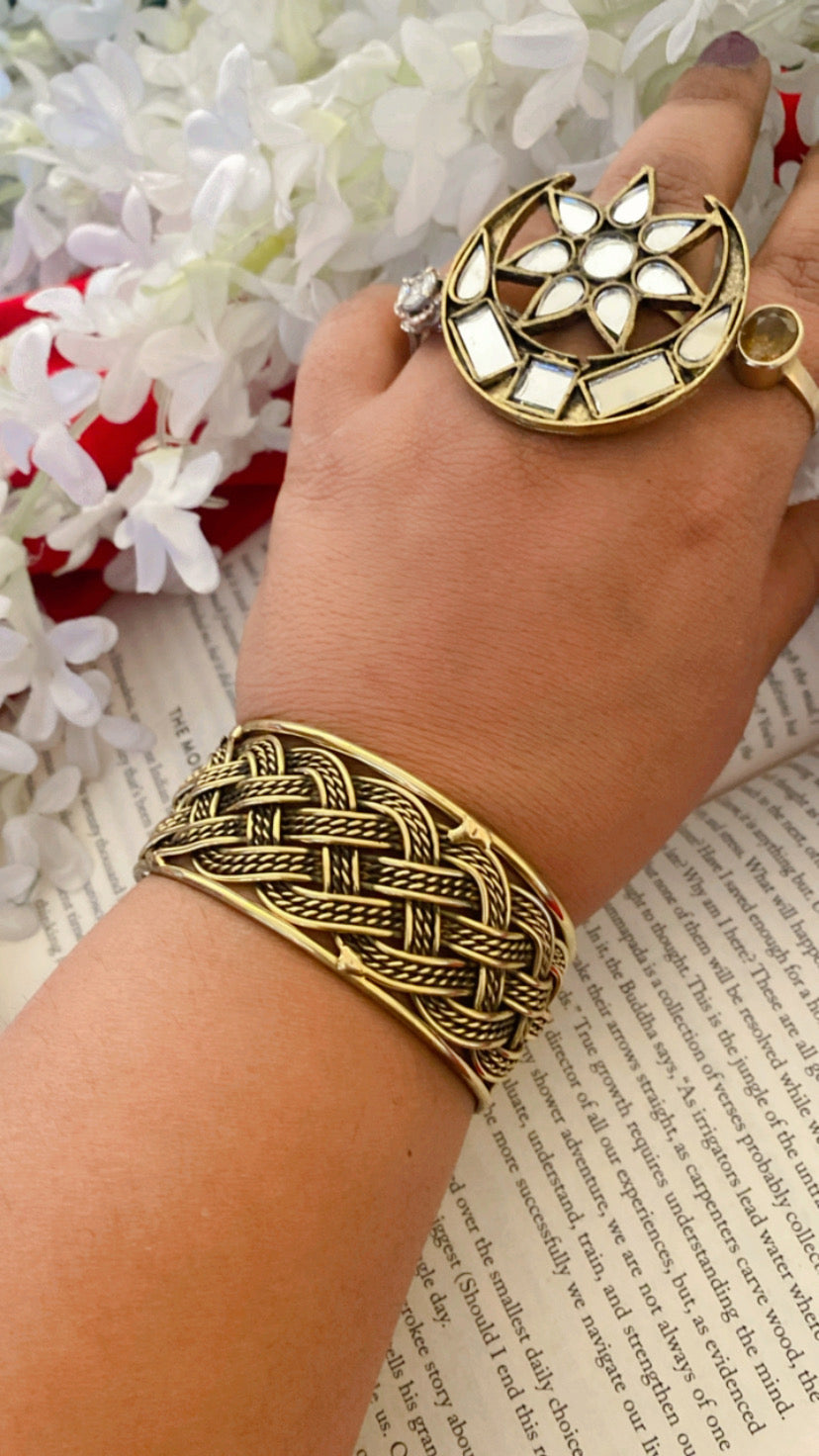 Aakruti Kada Gehnacollections