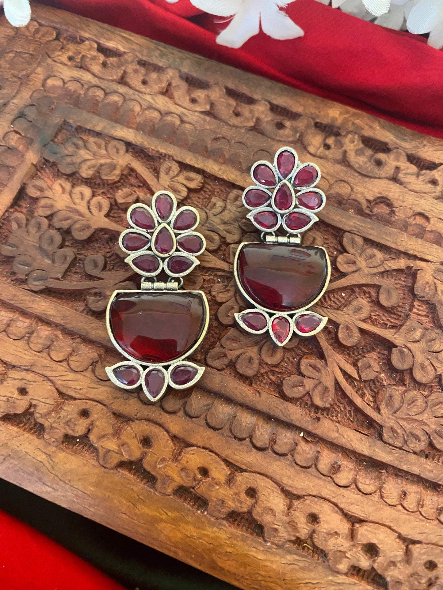 ARYA STUDS Gehnacollections