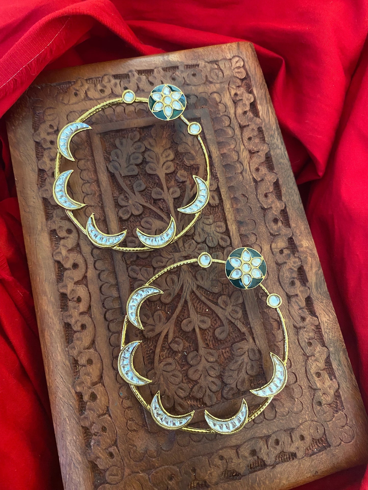 AKIRA CHANDBALI Gehnacollections