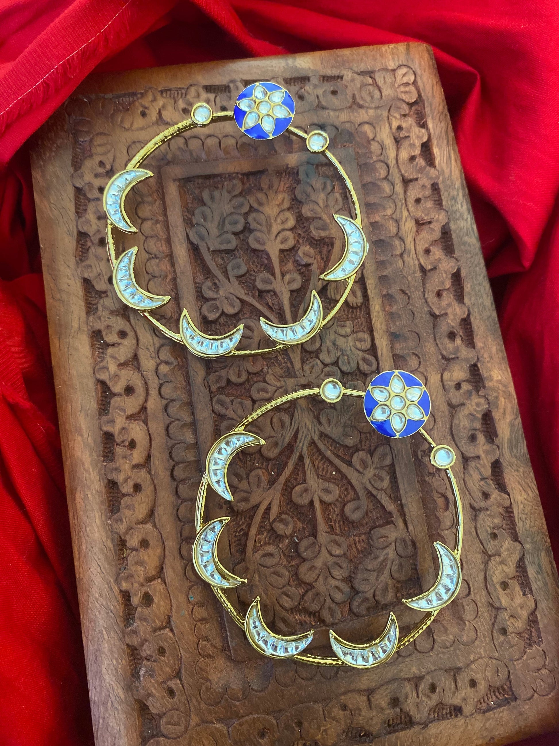 AKIRA CHANDBALI Gehnacollections