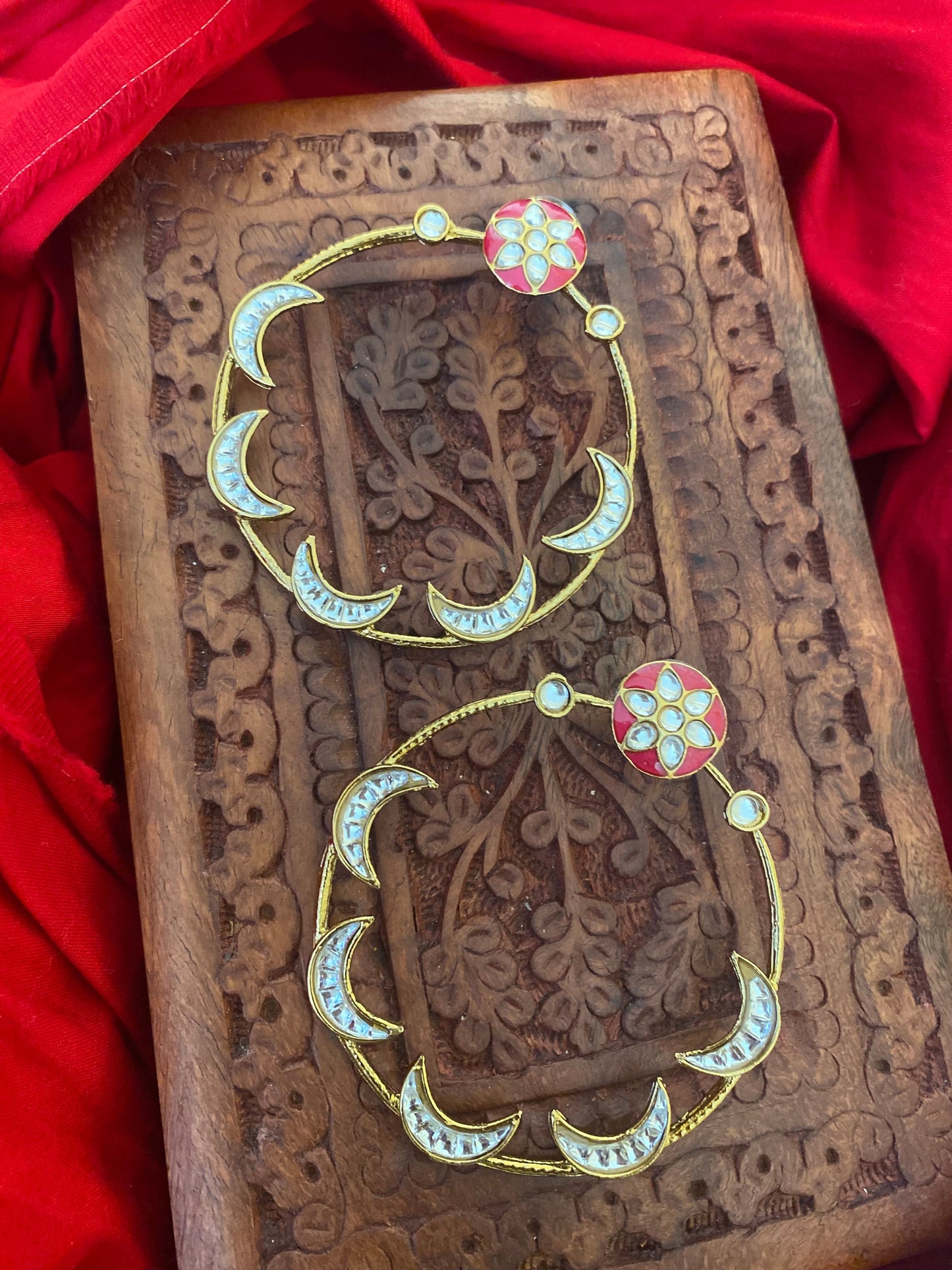 AKIRA CHANDBALI Gehnacollections