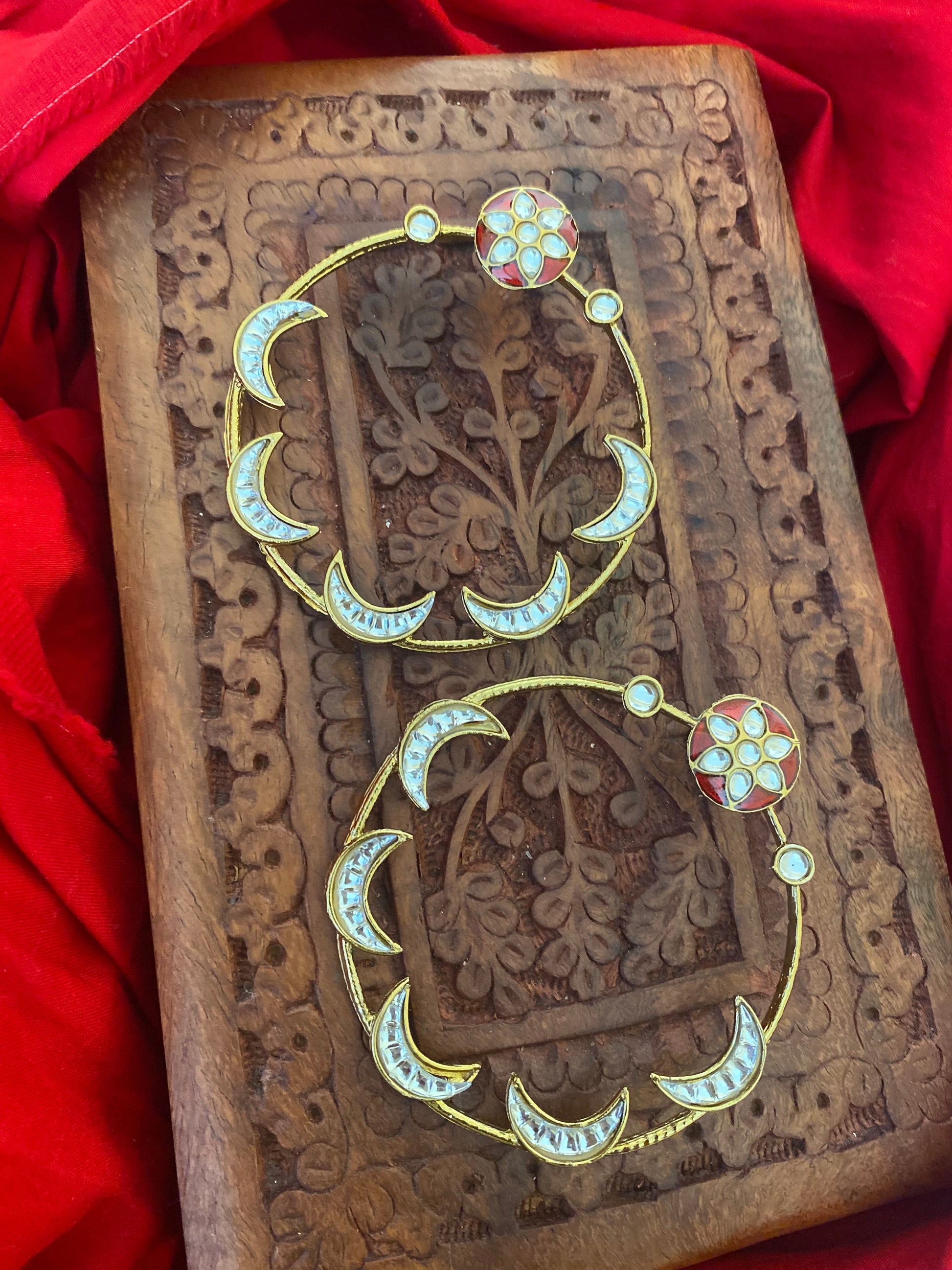 AKIRA CHANDBALI Gehnacollections