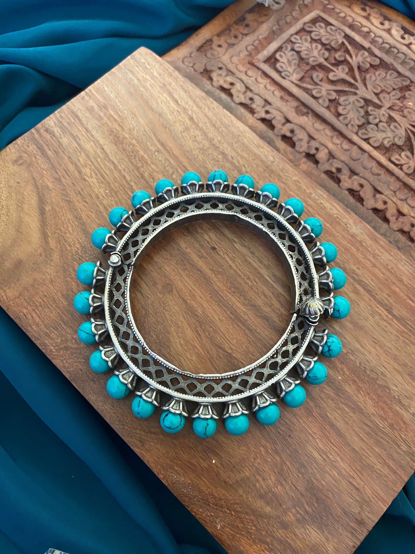 SHIVIKA MOTI KADA Gehnacollections