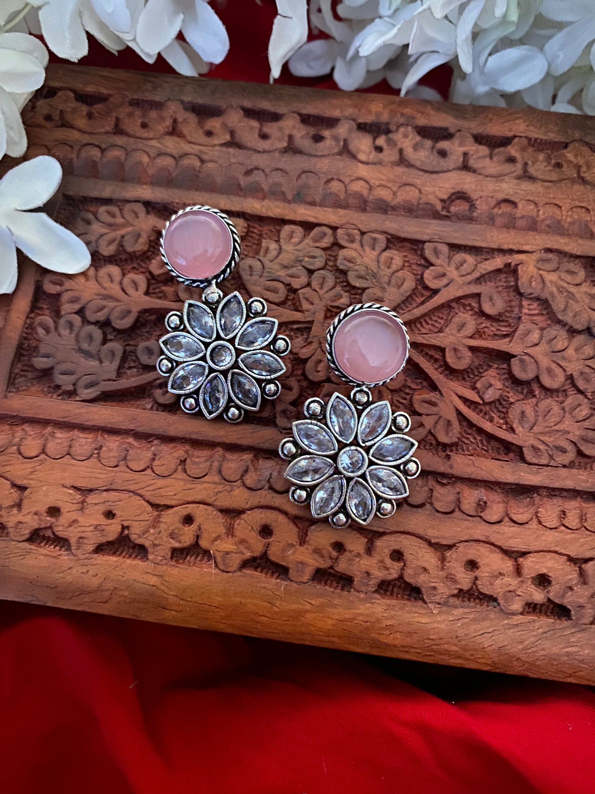 RAAG STUDS Gehnacollections