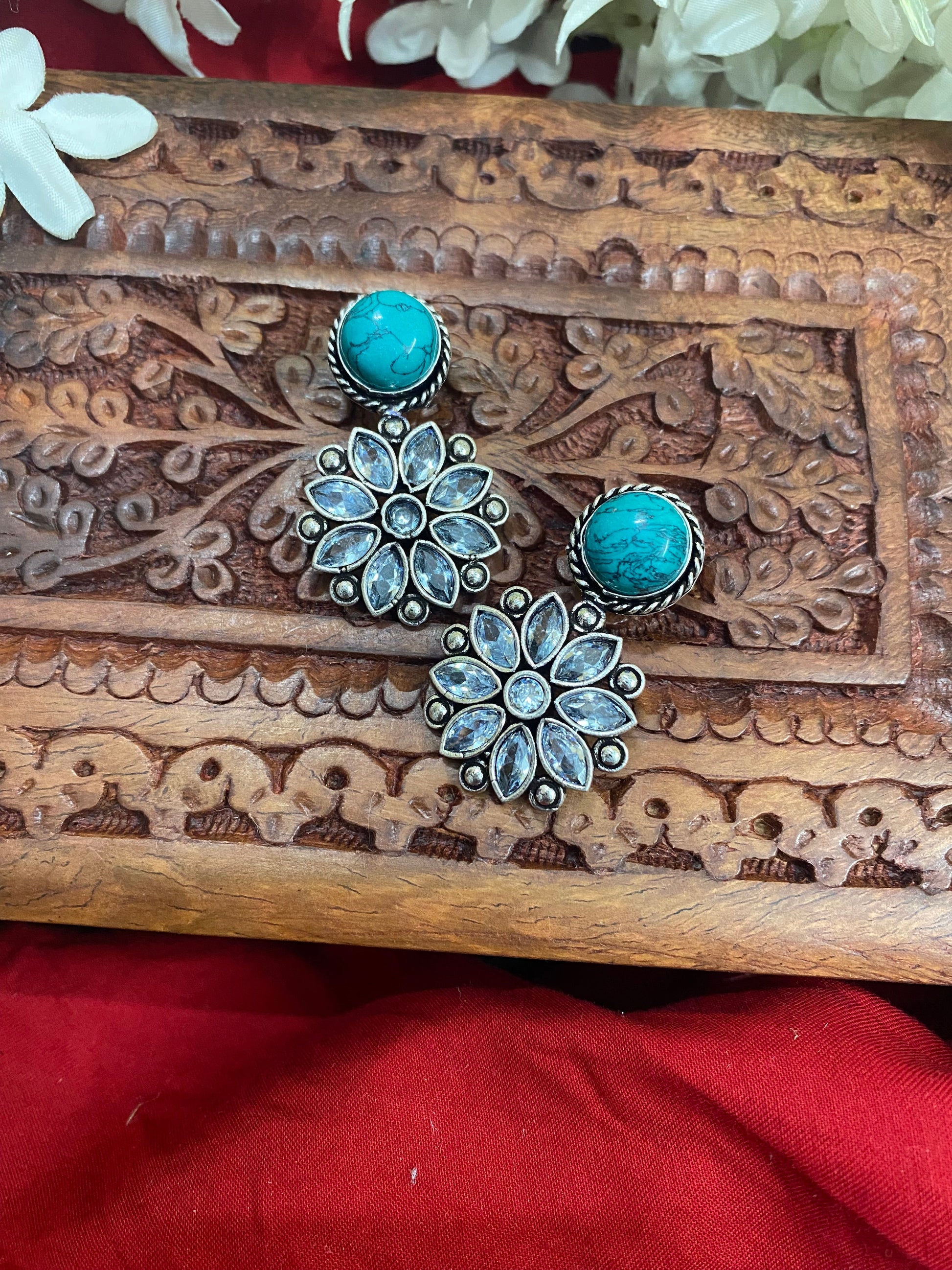 RAAG STUDS Gehnacollections