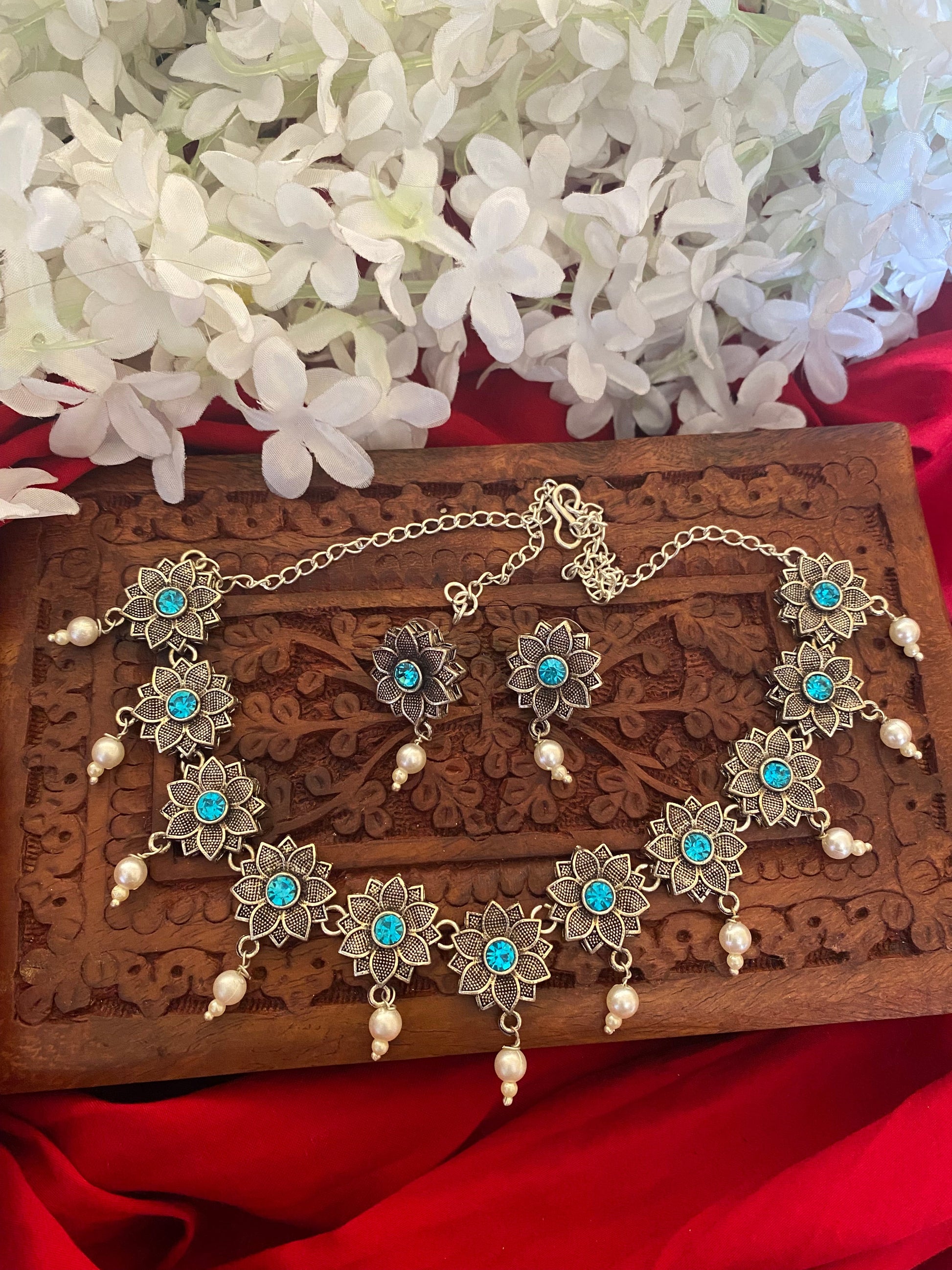 Floral choker set Gehnacollections