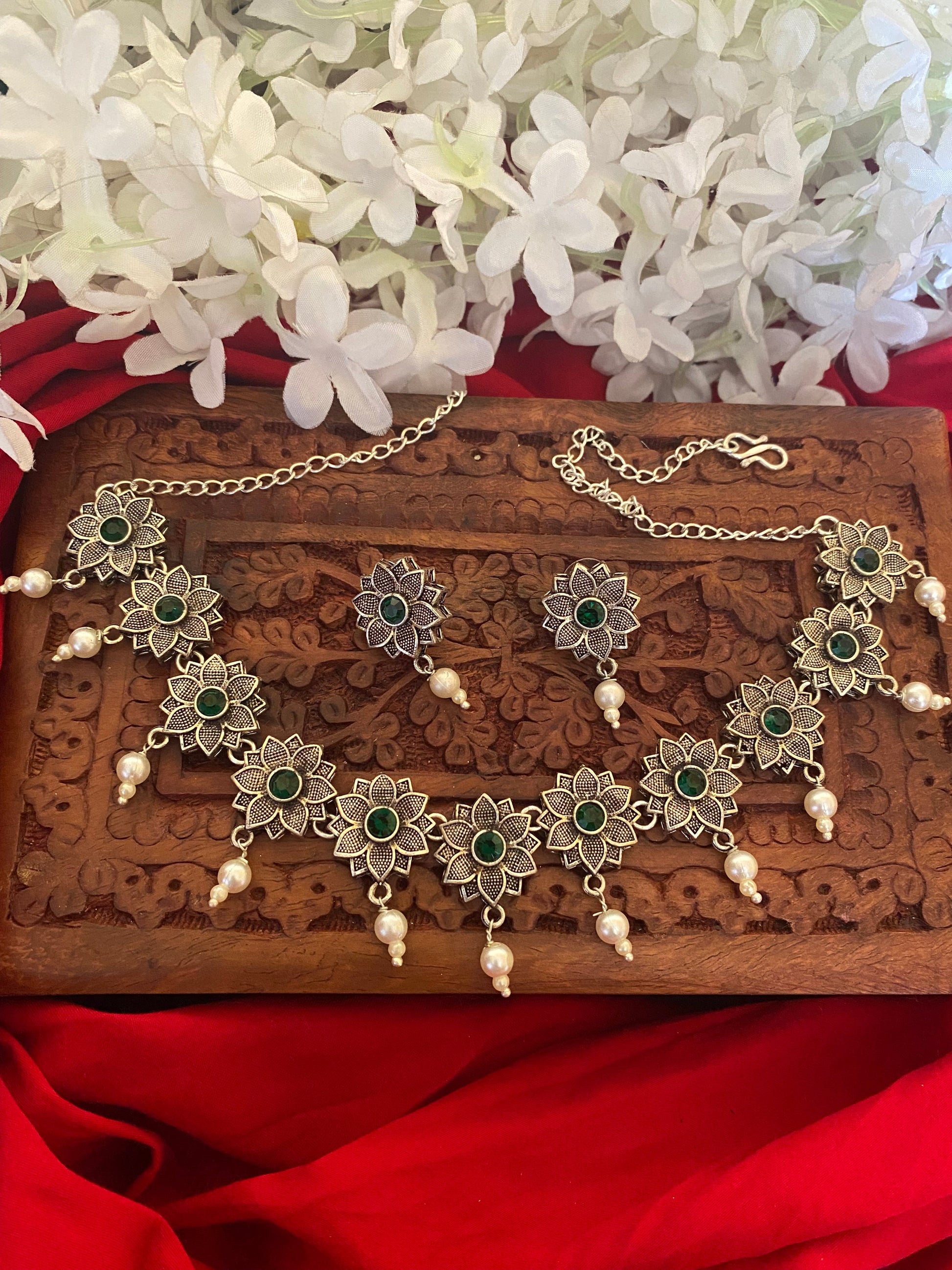 Floral choker set Gehnacollections