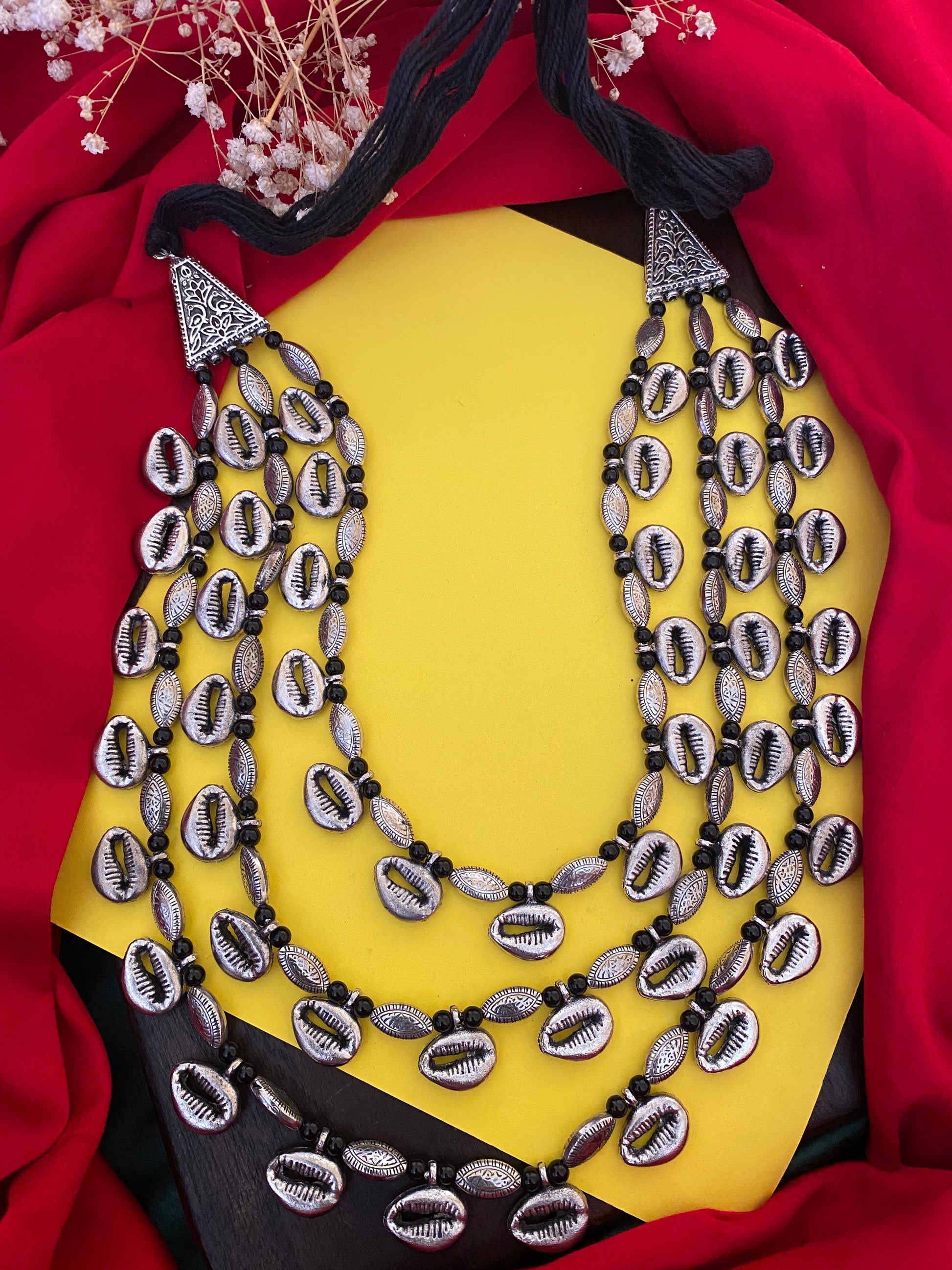 Aadhira Shell Necklace Gehnacollections