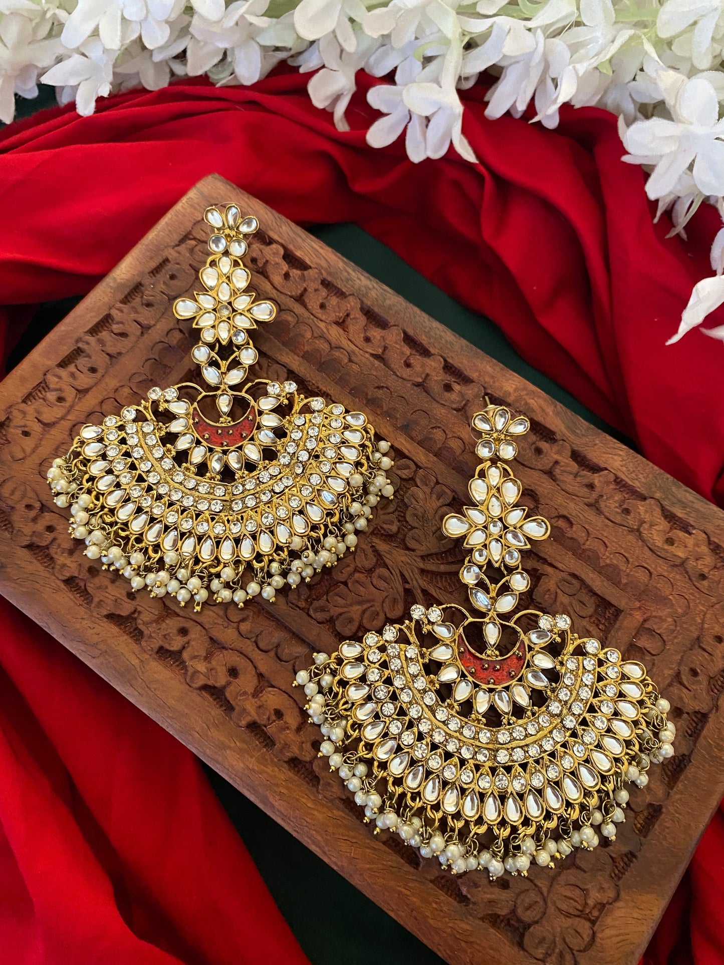 SIMRAT CHANDBALI Gehnacollections