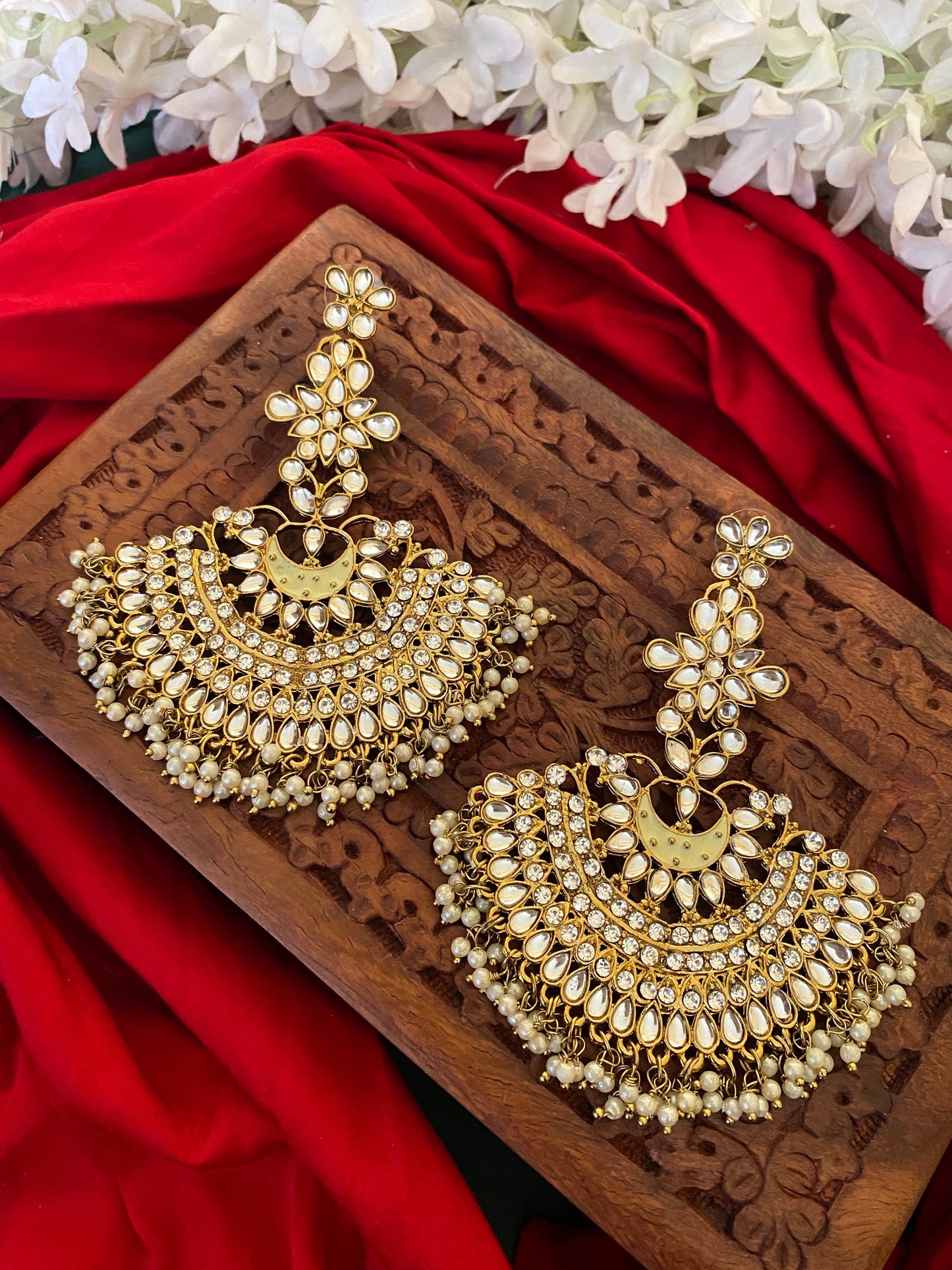 SIMRAT CHANDBALI Gehnacollections