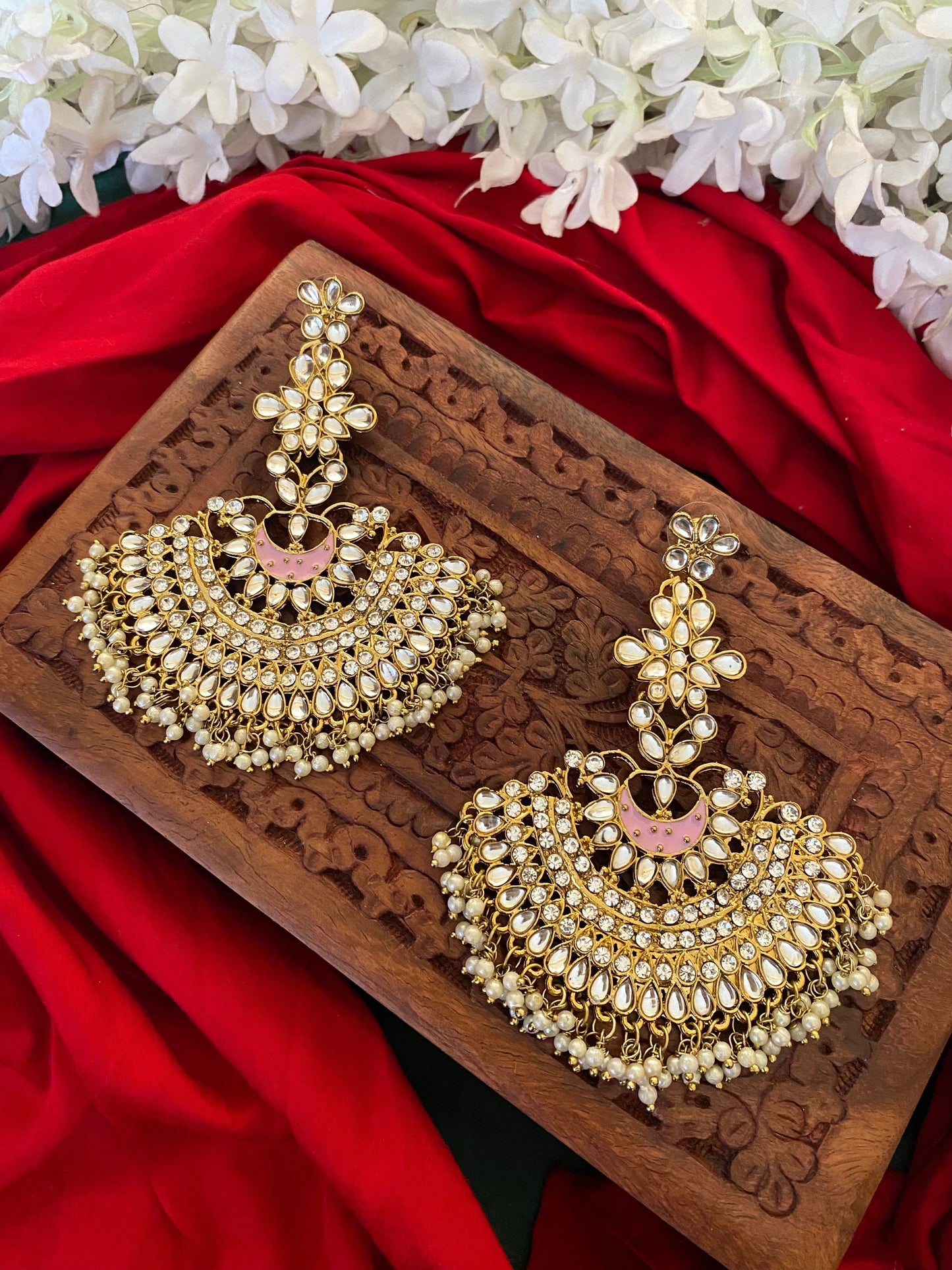 SIMRAT CHANDBALI Gehnacollections