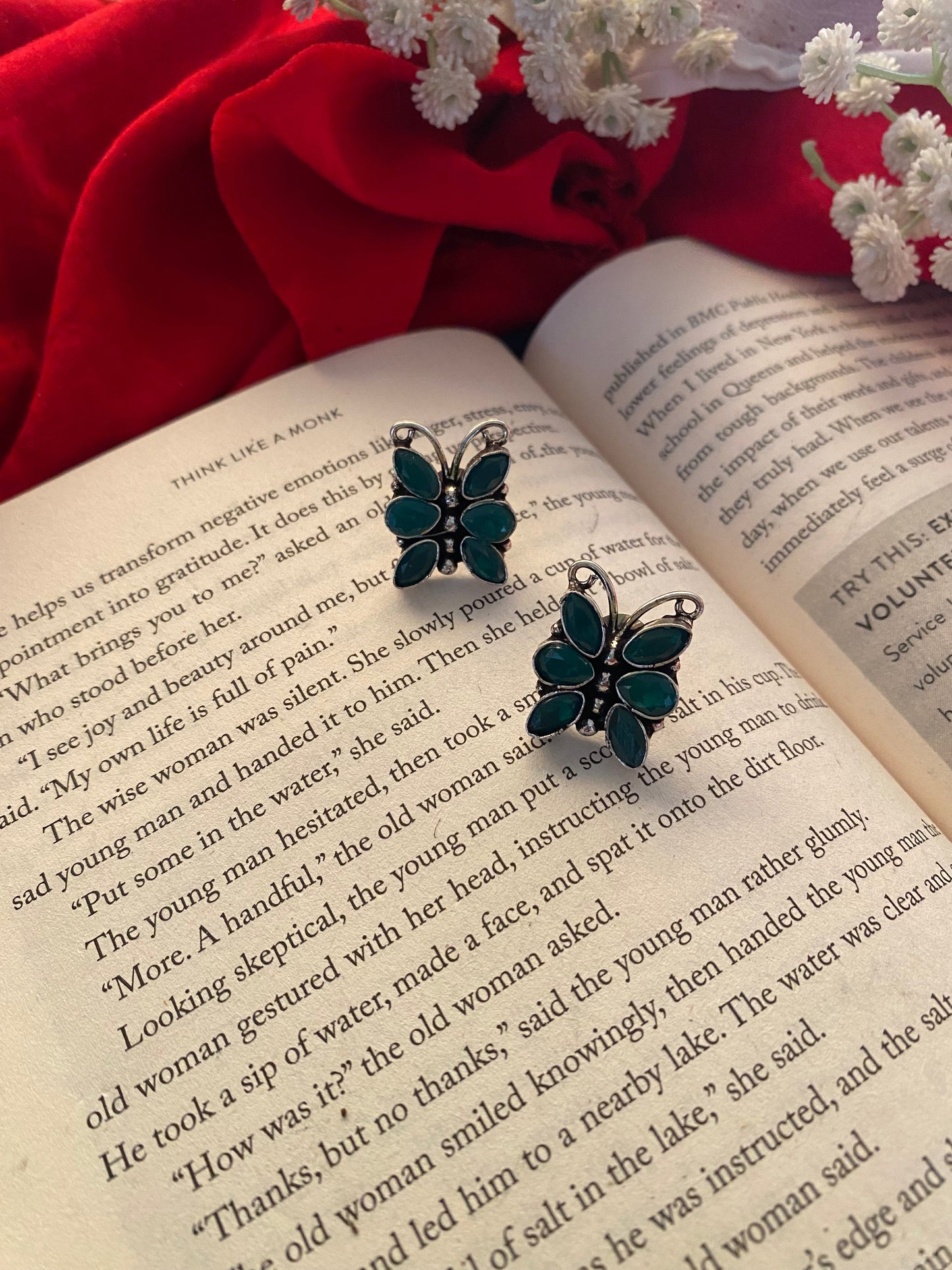 TITLI STUDS Gehnacollections