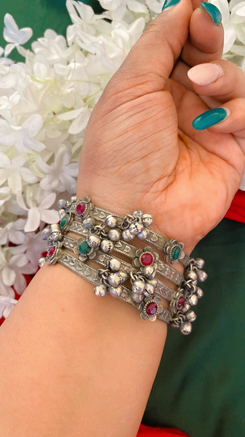 FLOWER STONE BANGLES Gehnacollections