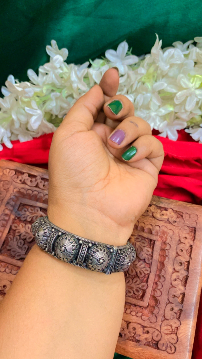 YASHVI KADA Gehnacollections