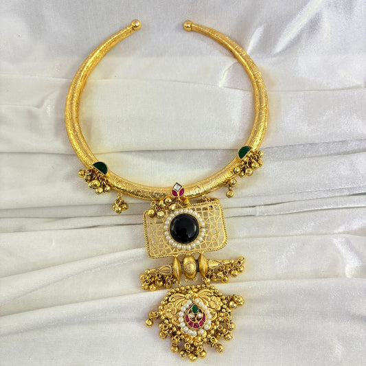 TANIKA HASLI Gehnacollections