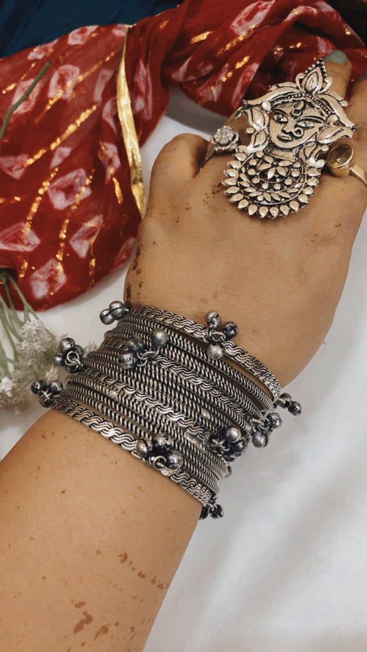 Saloni Stack Of Bangles Gehnacollections
