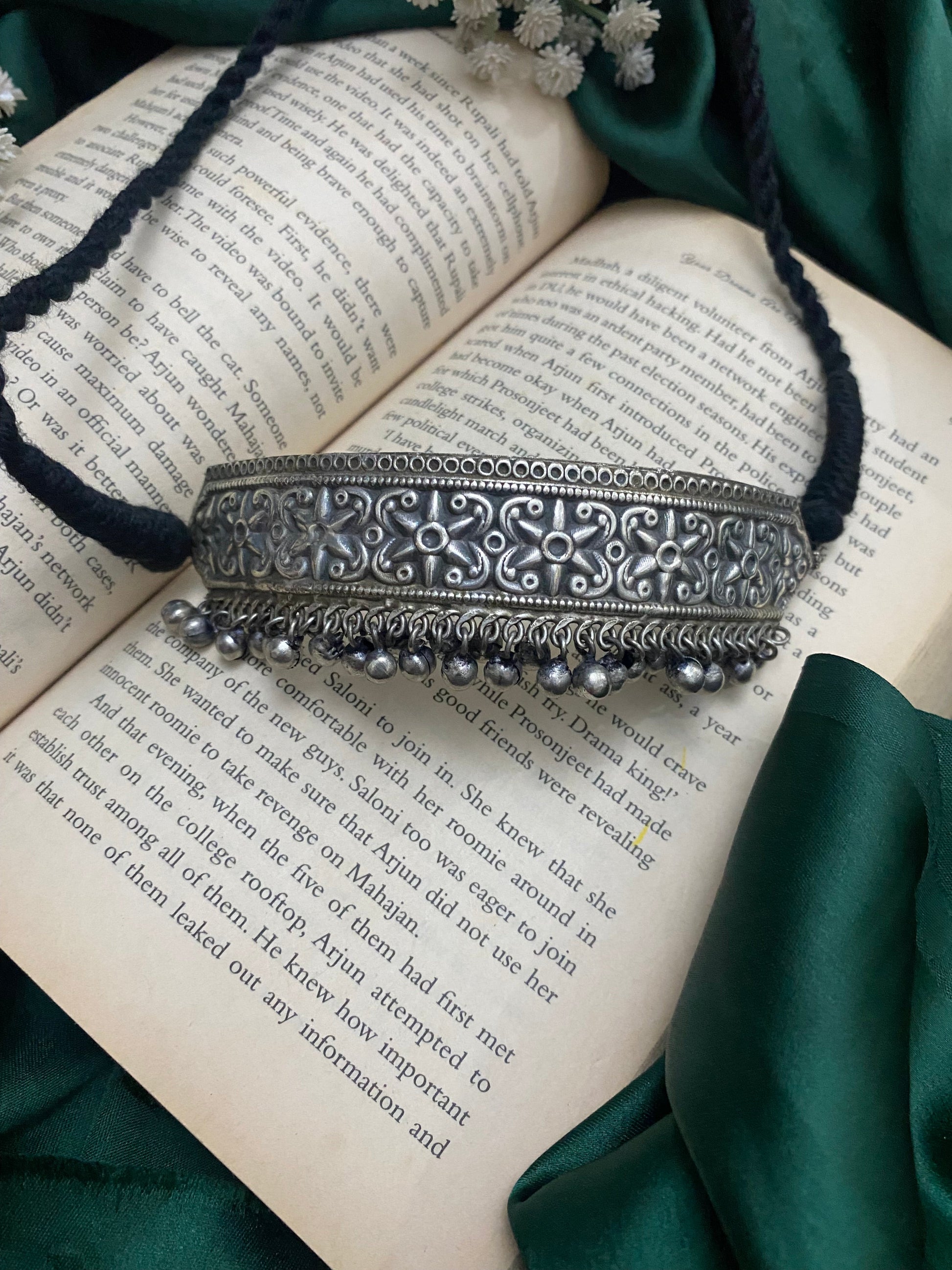 SITARA CHOKER Gehnacollections