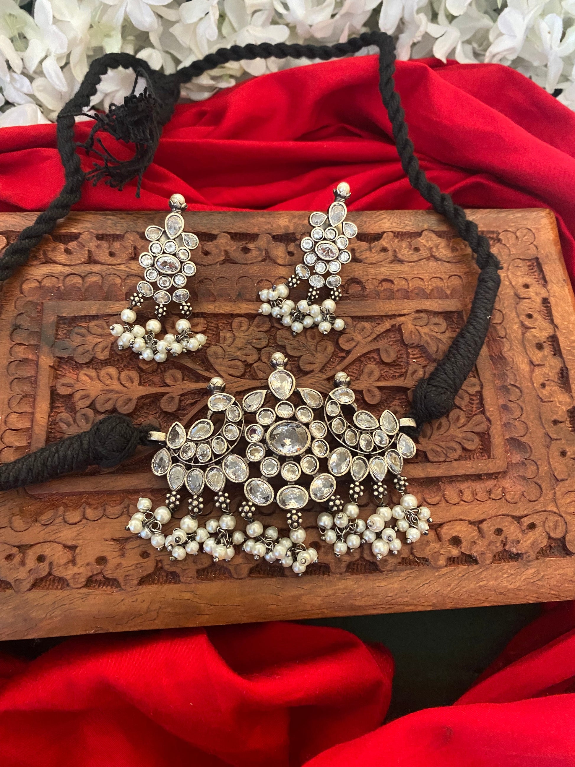 STONE CHOKER SET Gehnacollections