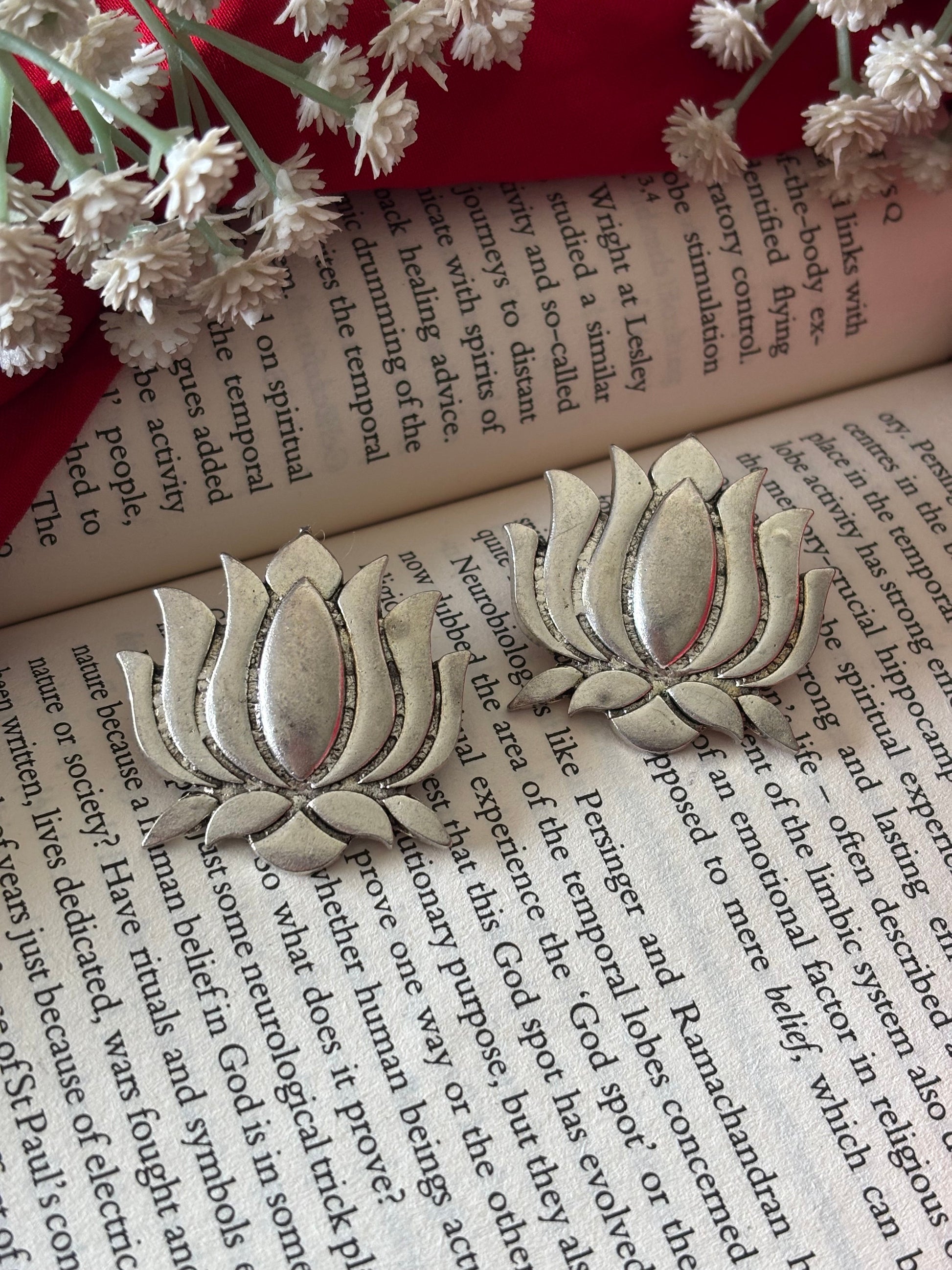 KAMAL STUDS Gehnacollections