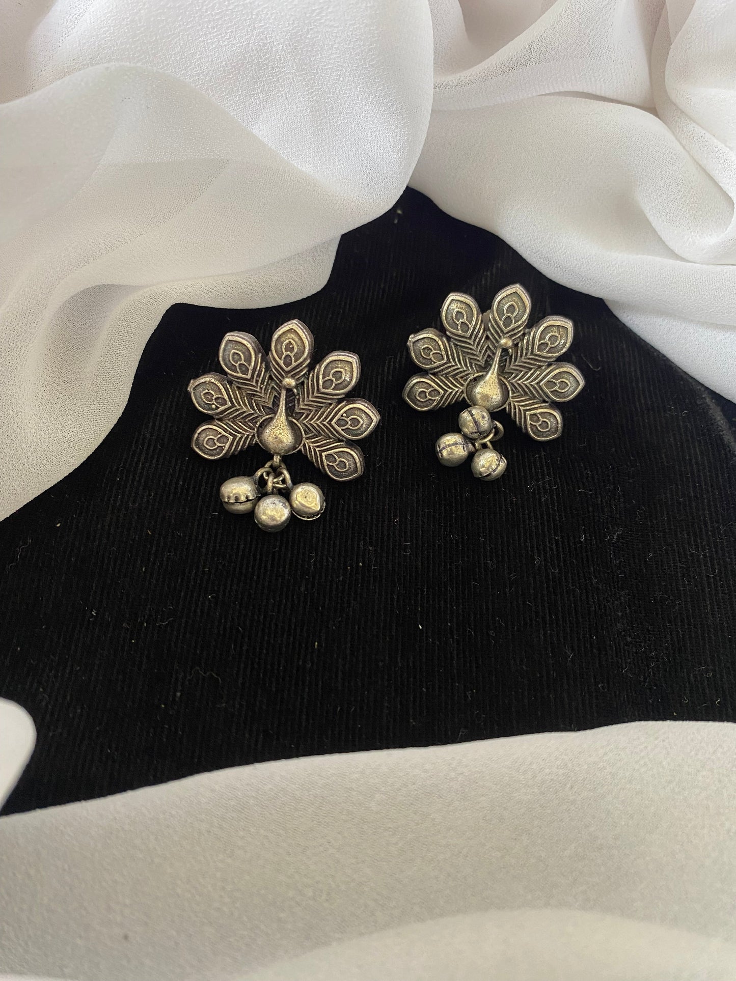 MOR GHUNGHROO STUDS Gehnacollections