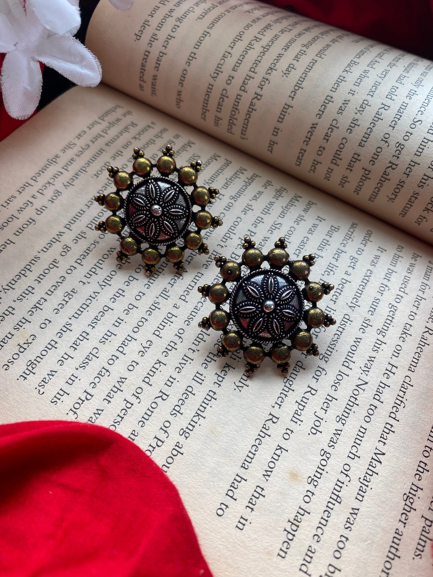 DUAL TONE STUDS Gehnacollections