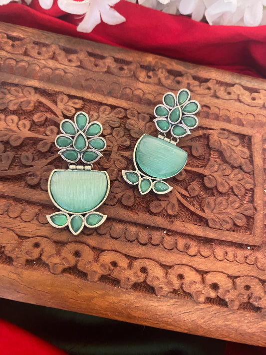 ARYA STUDS