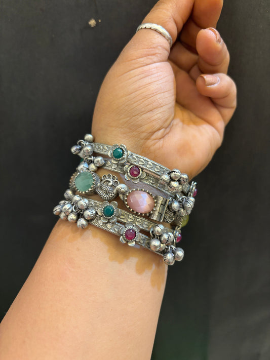 JASSI GHUNGHROO KADA Gehnacollections