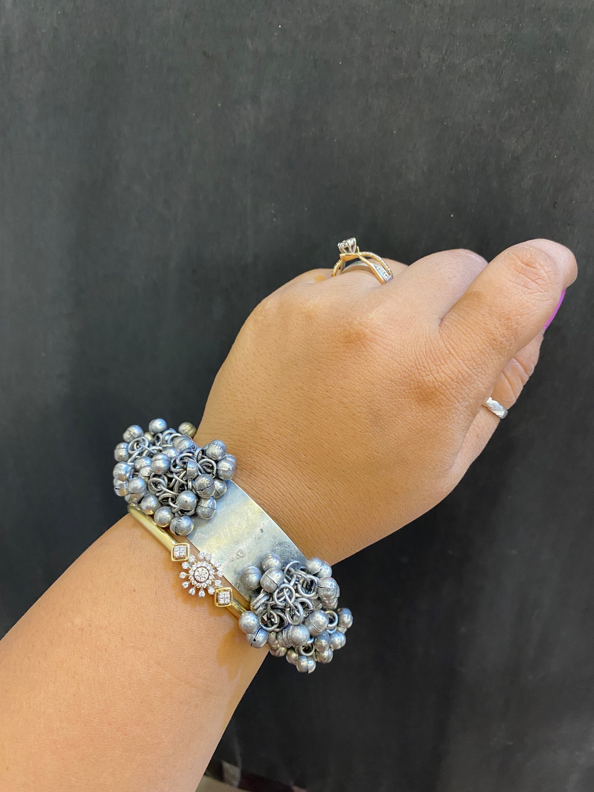 GHUNGHROO KADA Gehnacollections