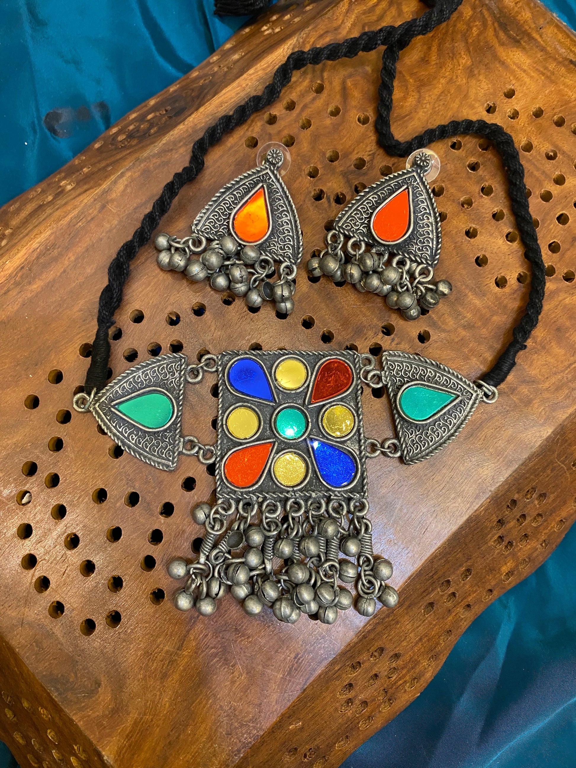 MULTICOLOUR BLACK POLISH CHOKER Gehnacollections