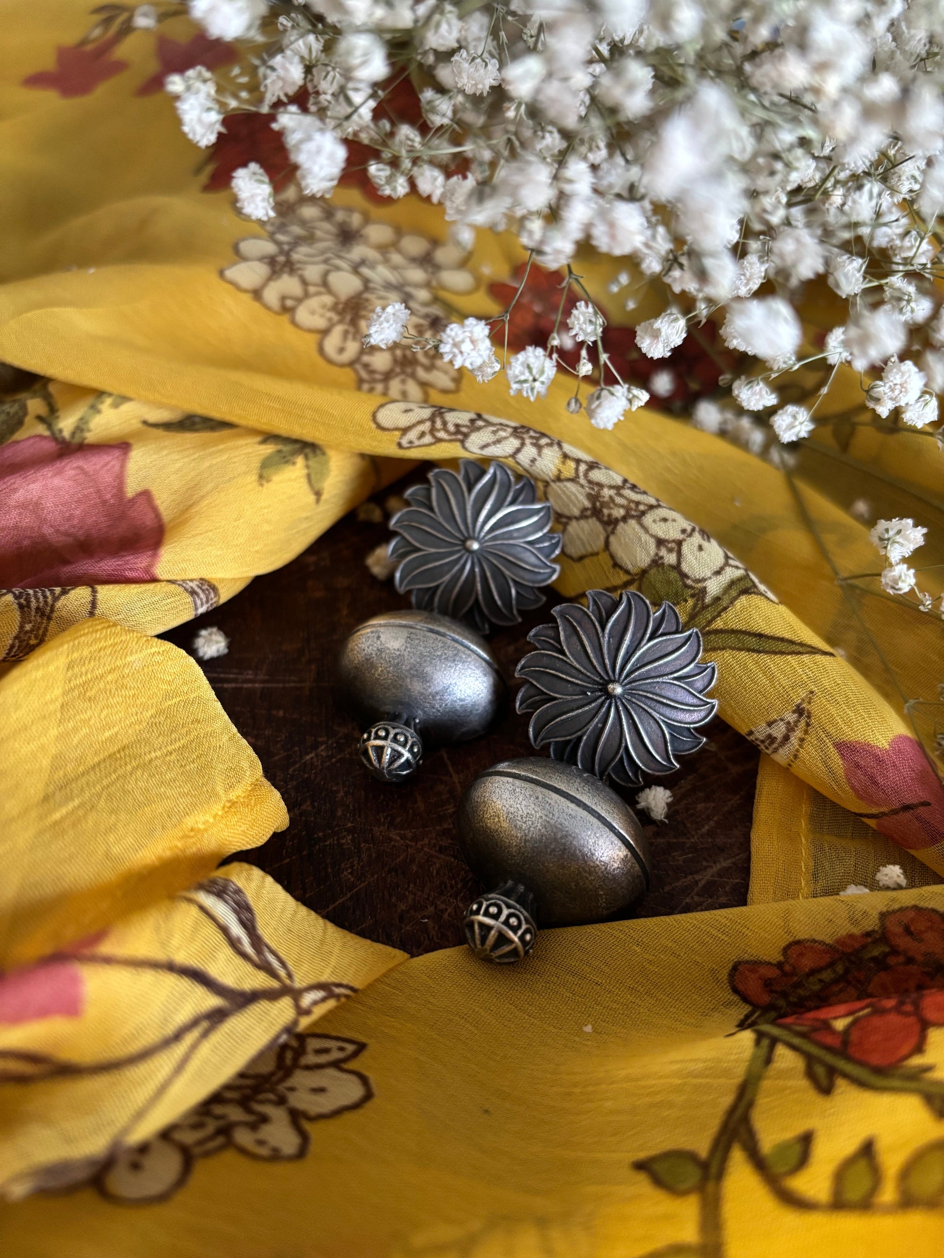 LOTUS STUDS Gehnacollections