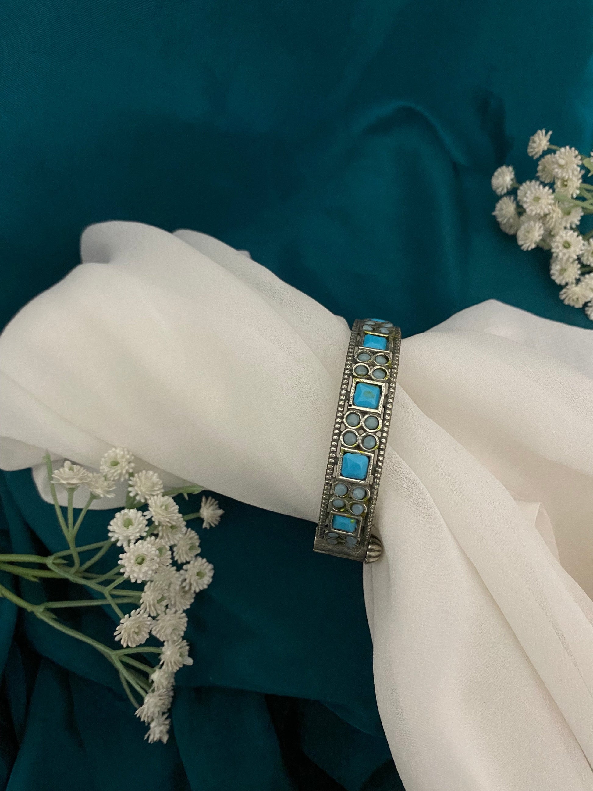 DHAMI STONE KADA Gehnacollections