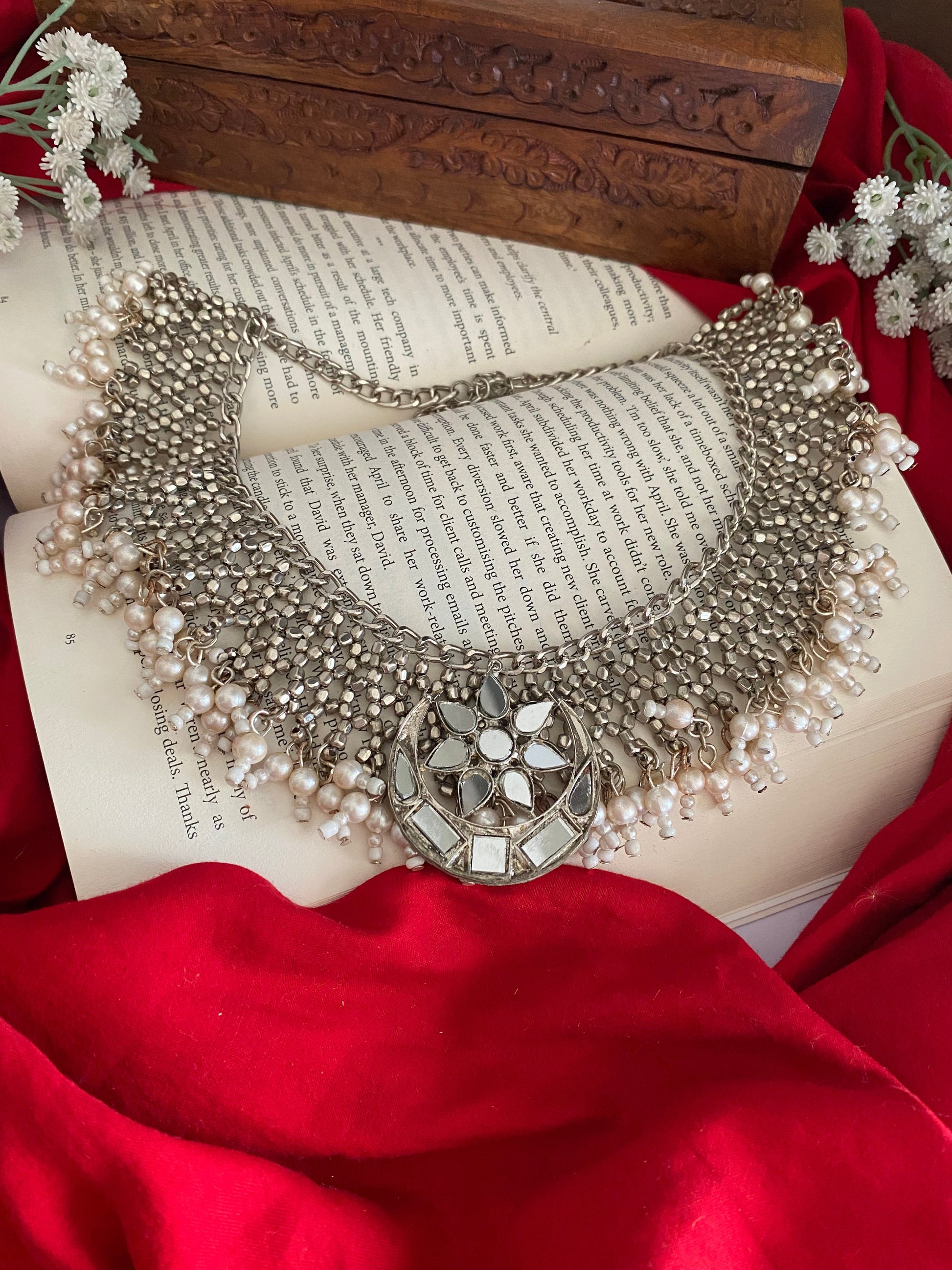 PEARL MIRROR CHOKER Gehnacollections