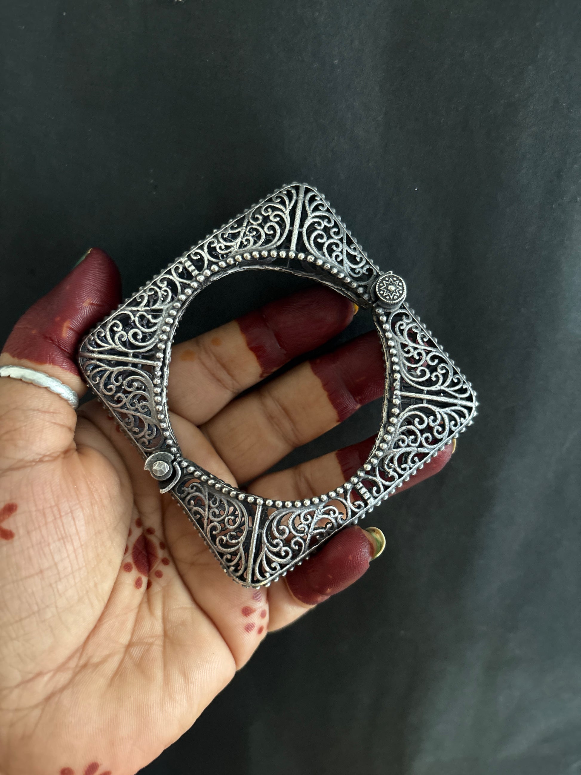 JAAL KADA Gehnacollections