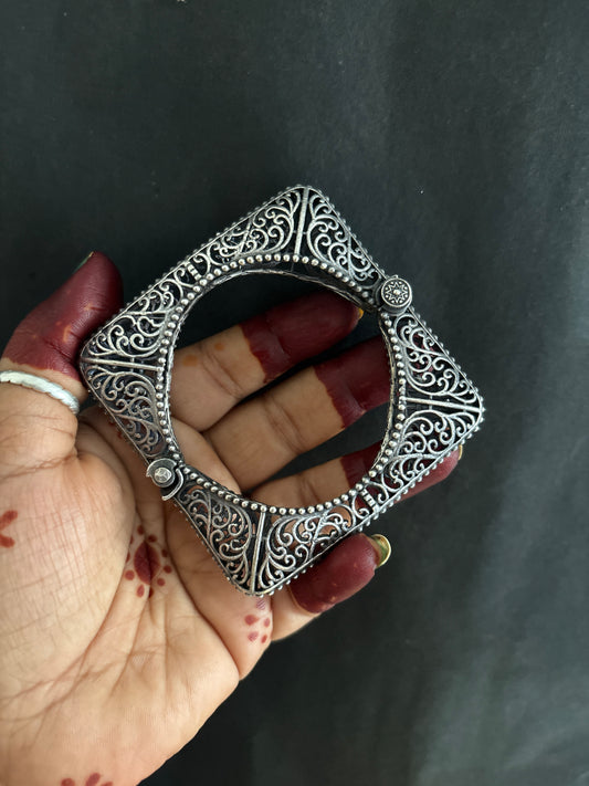 JAAL KADA Gehnacollections