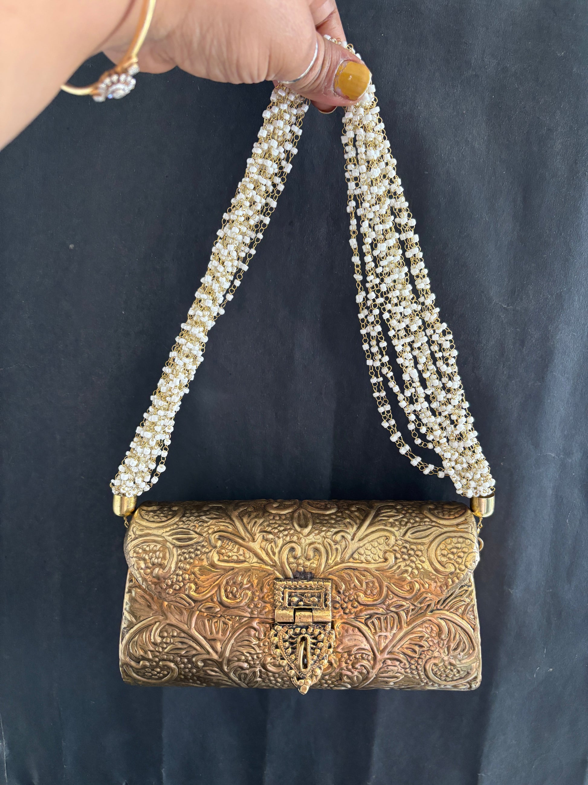 BATUA Gehnacollections