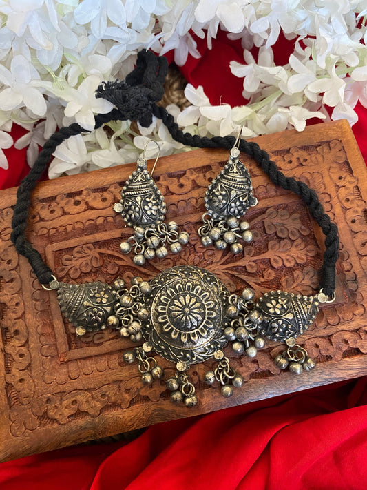 NAVYA BLACK POLISH CHOKER SET Gehnacollections