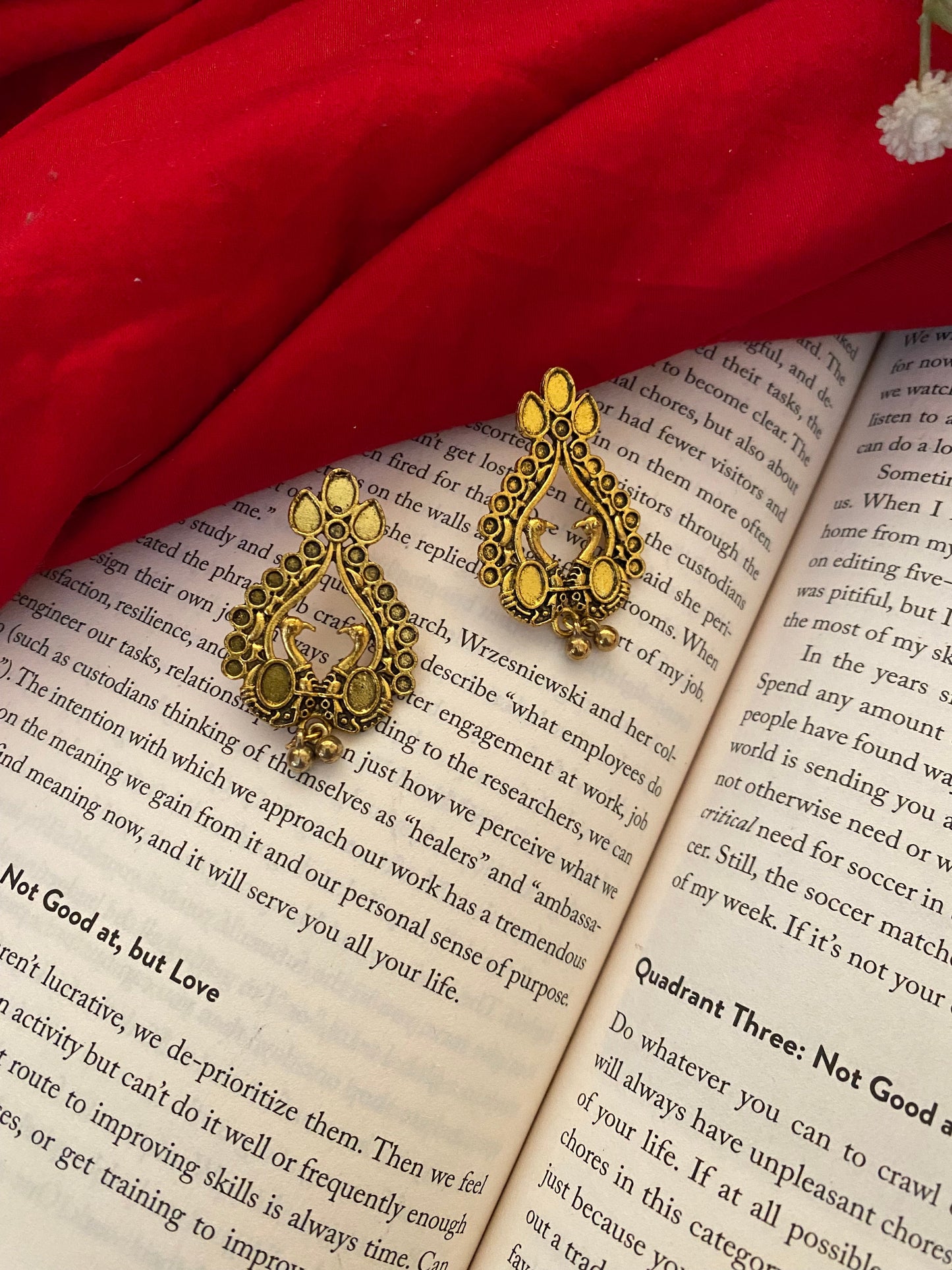 MOR GOLDEN STUDS Gehnacollections