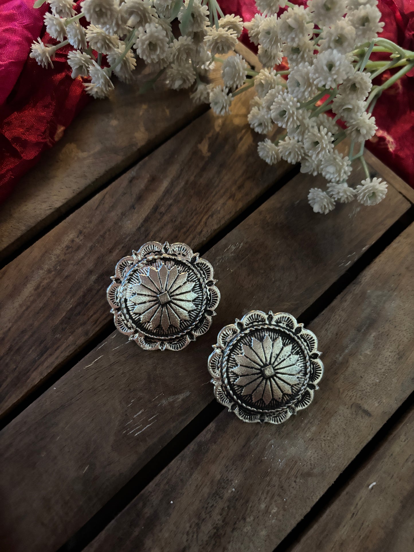 Flower studs Gehnacollections