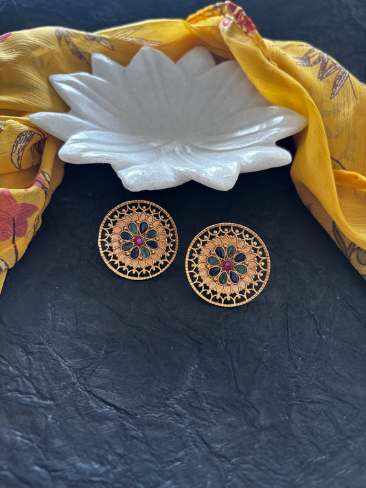 Oversize studs Gehnacollections