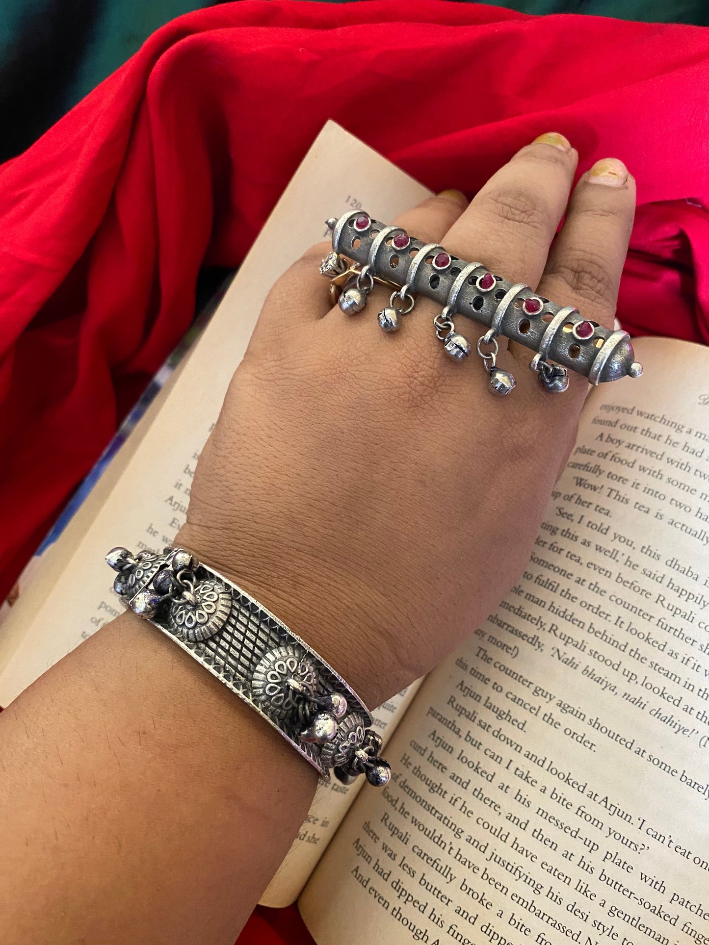 RISHA GHUNGHROO KADA Gehnacollections