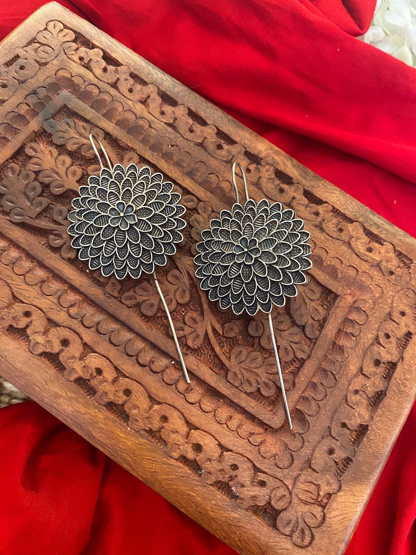 FLOWER PIN BUGADI Gehnacollections