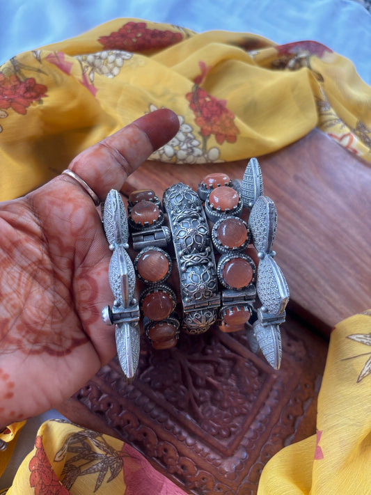 Stack of kada Gehnacollections